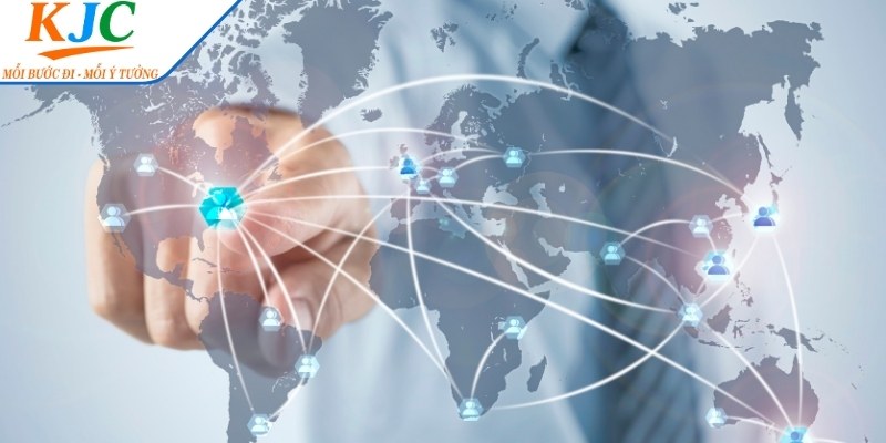 Nhân sự triển khai chiến dịch trên nhiều nền tảng